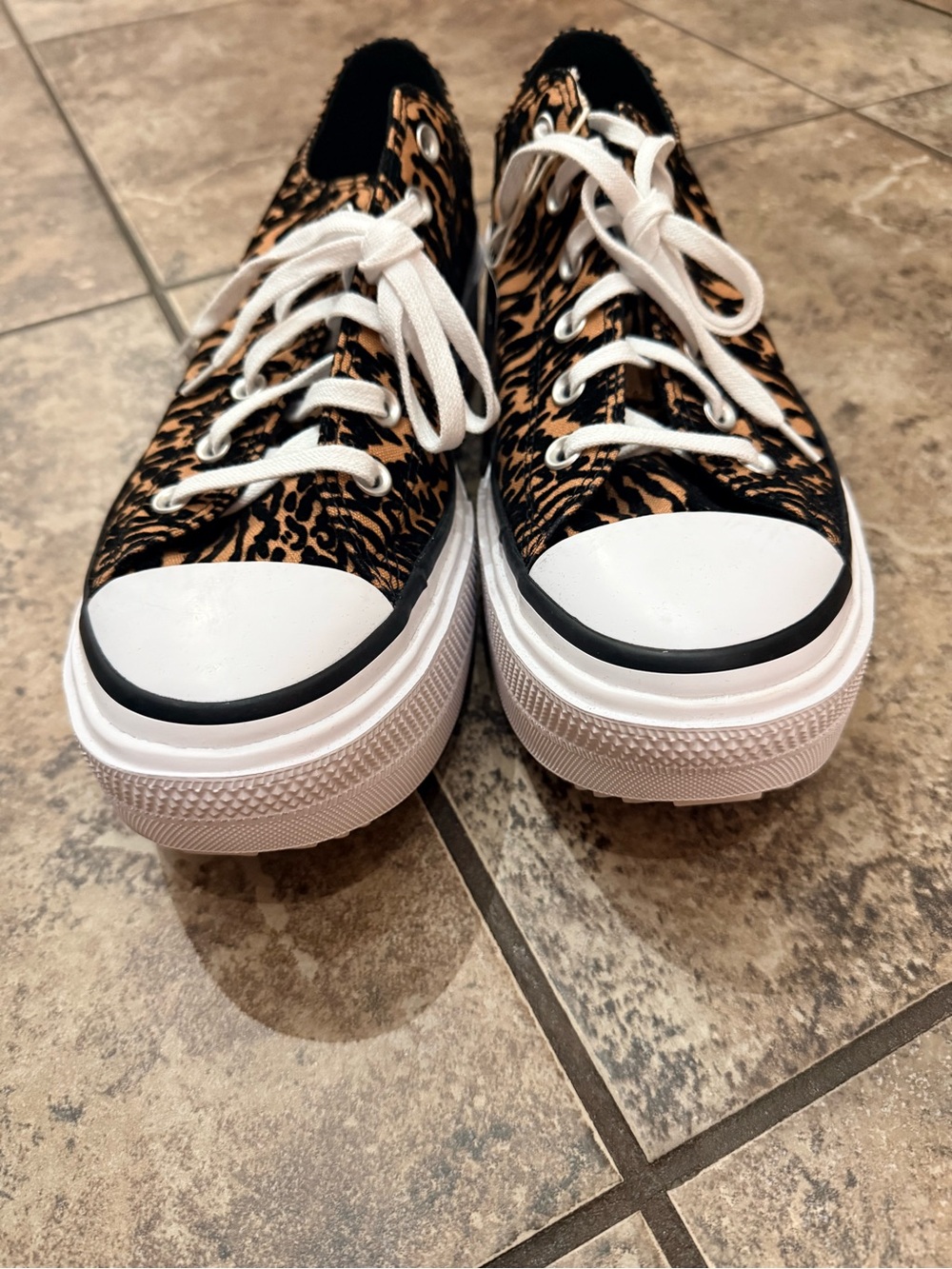 Converse unisex leopard print double stack platform sneakers - Picture 4 of 6